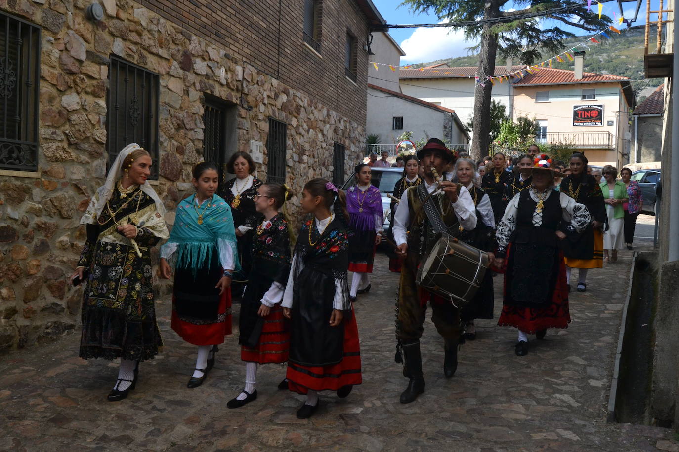 Monsagro cumple con la tradicional subida del Cristo