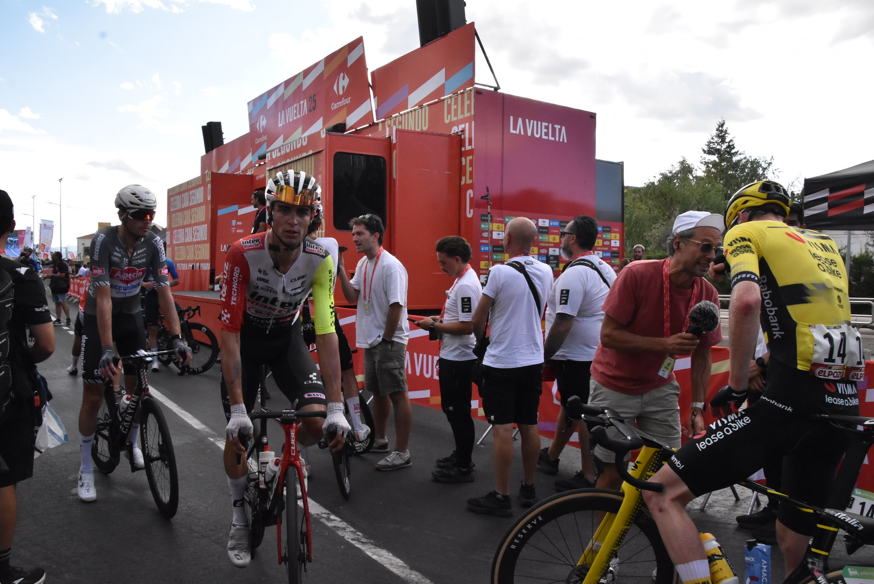 Guijuelo vive una gran jornada de ciclismo con gran ambiente en sus calles