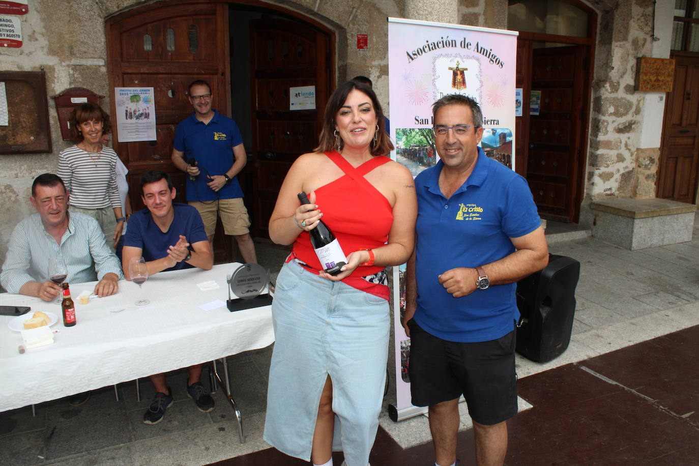 San Esteban de la Sierra saborea el limón y su día de peñas