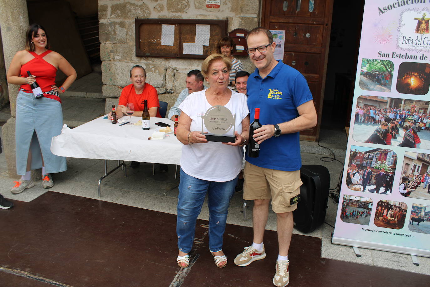 San Esteban de la Sierra saborea el limón y su día de peñas