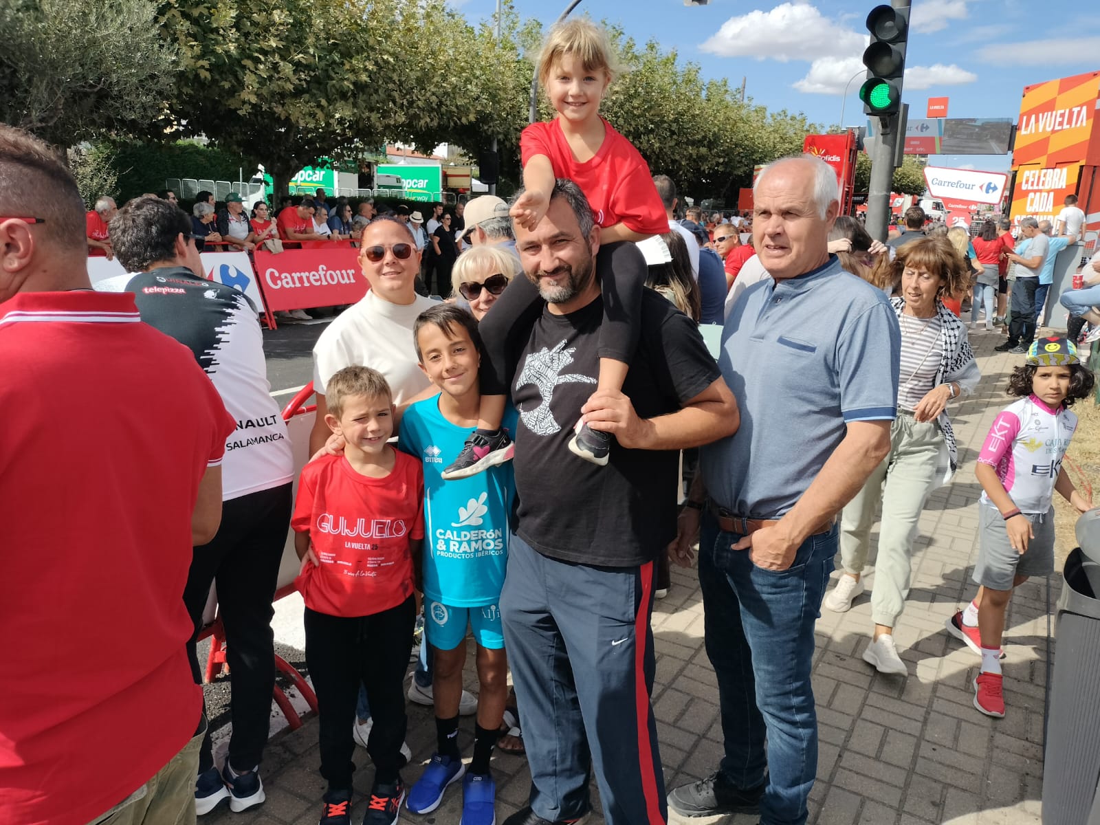 Guijuelo vive una gran jornada de ciclismo con gran ambiente en sus calles