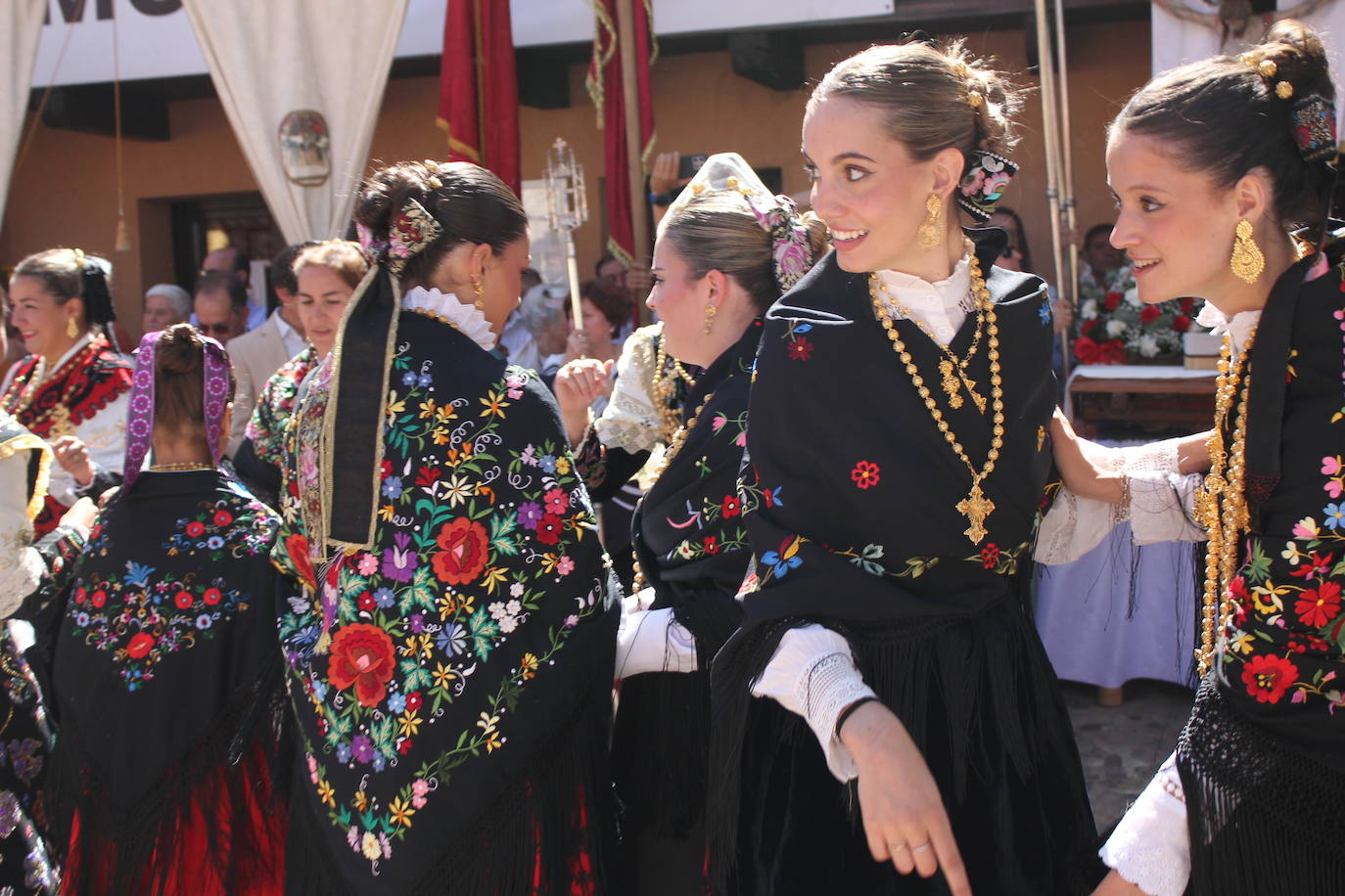 Exhibición de folclore en Monsagro para el Santo Cristo del Amparo