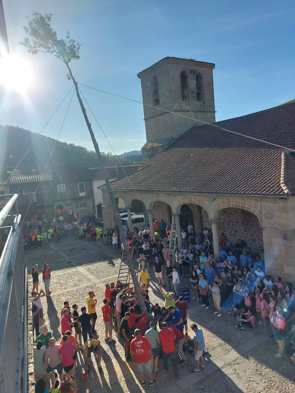 San Esteban de la Sierra celebra una intensa jornada de vísperas en honor al Cristo