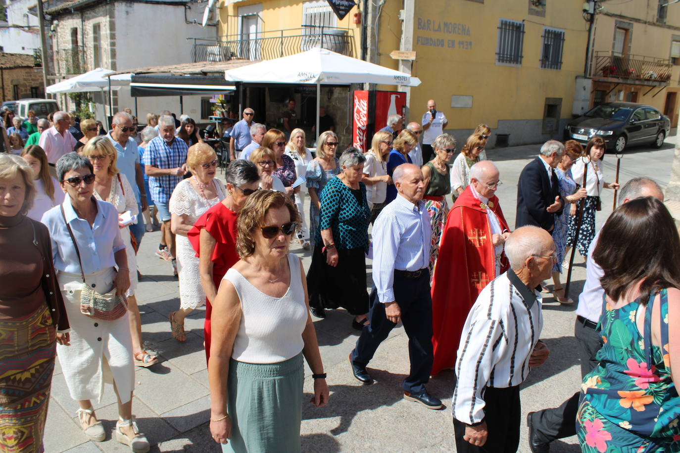 Los fieles de Sanchotello acompañan al Cristo