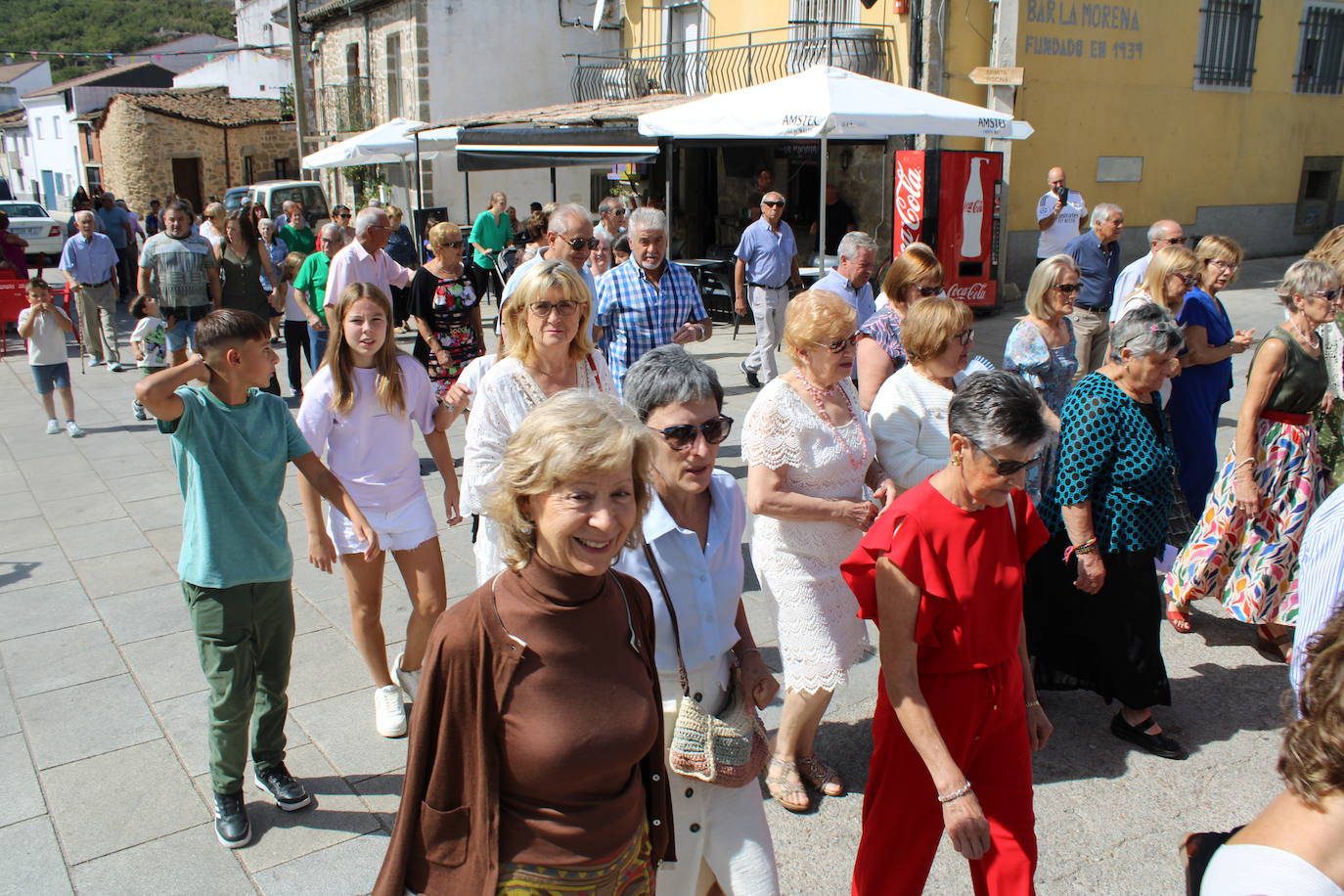 Los fieles de Sanchotello acompañan al Cristo