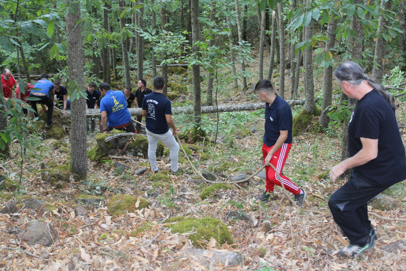 San Esteban de la Sierra celebra una intensa jornada de vísperas en honor al Cristo