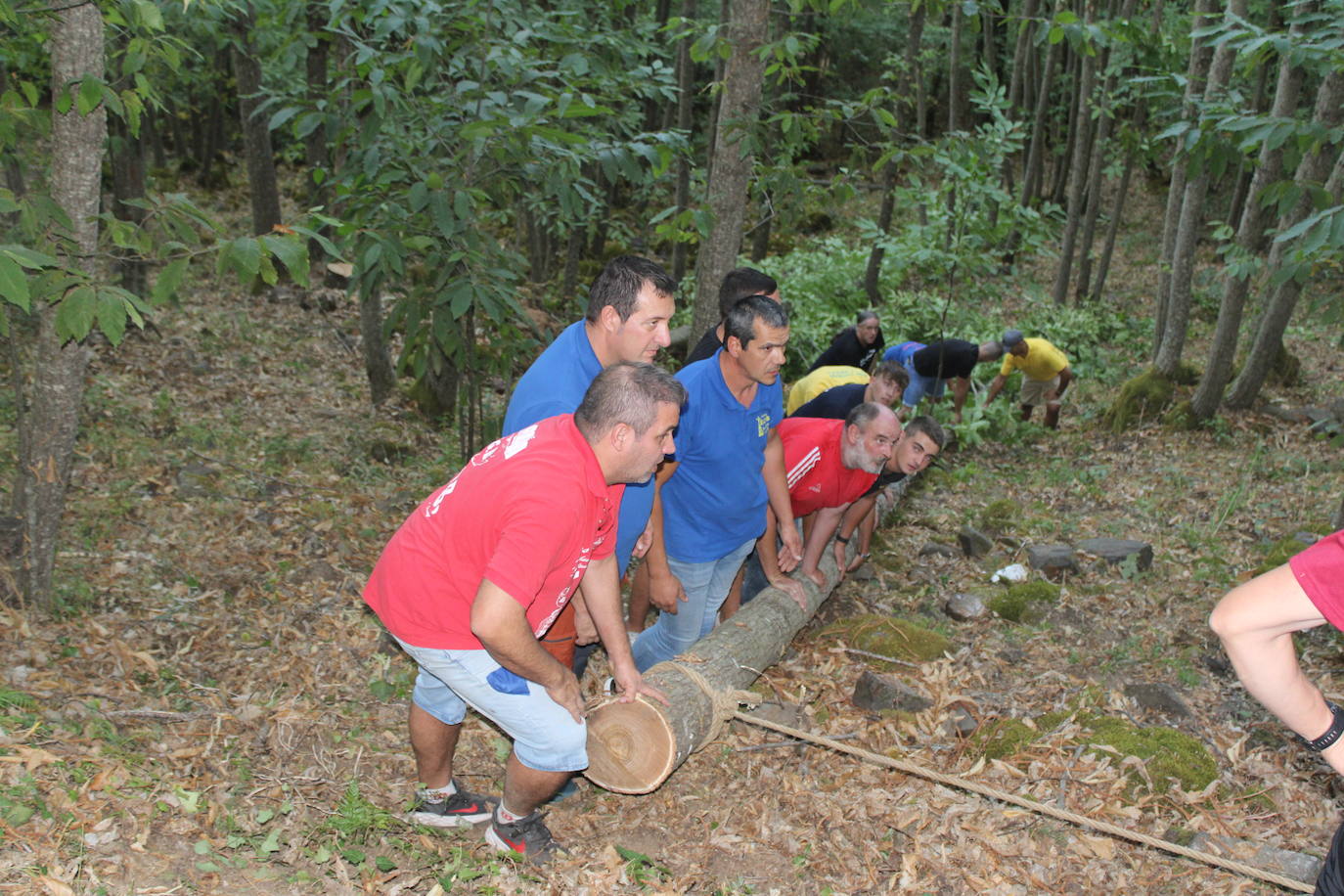 San Esteban de la Sierra celebra una intensa jornada de vísperas en honor al Cristo