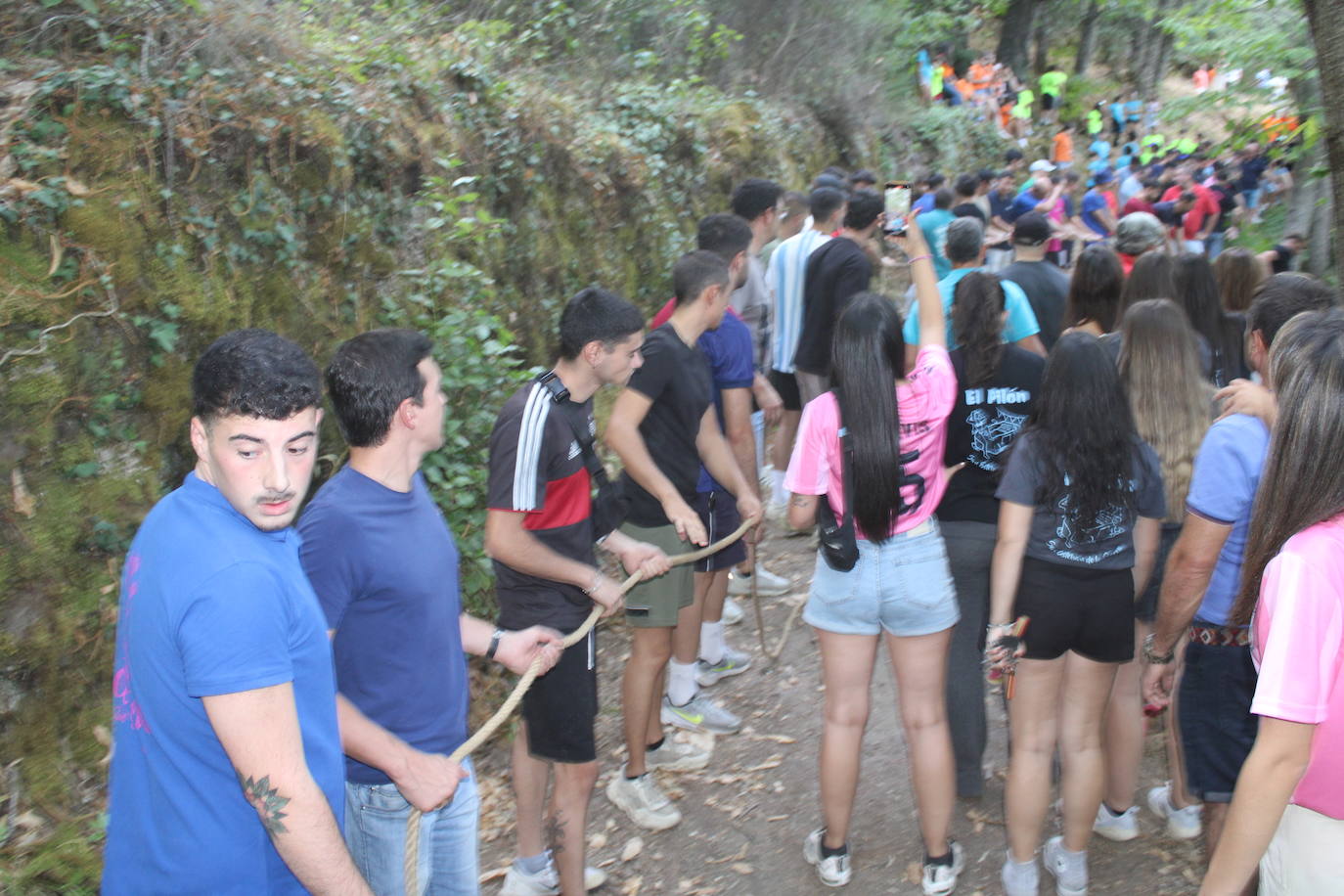 San Esteban de la Sierra celebra una intensa jornada de vísperas en honor al Cristo