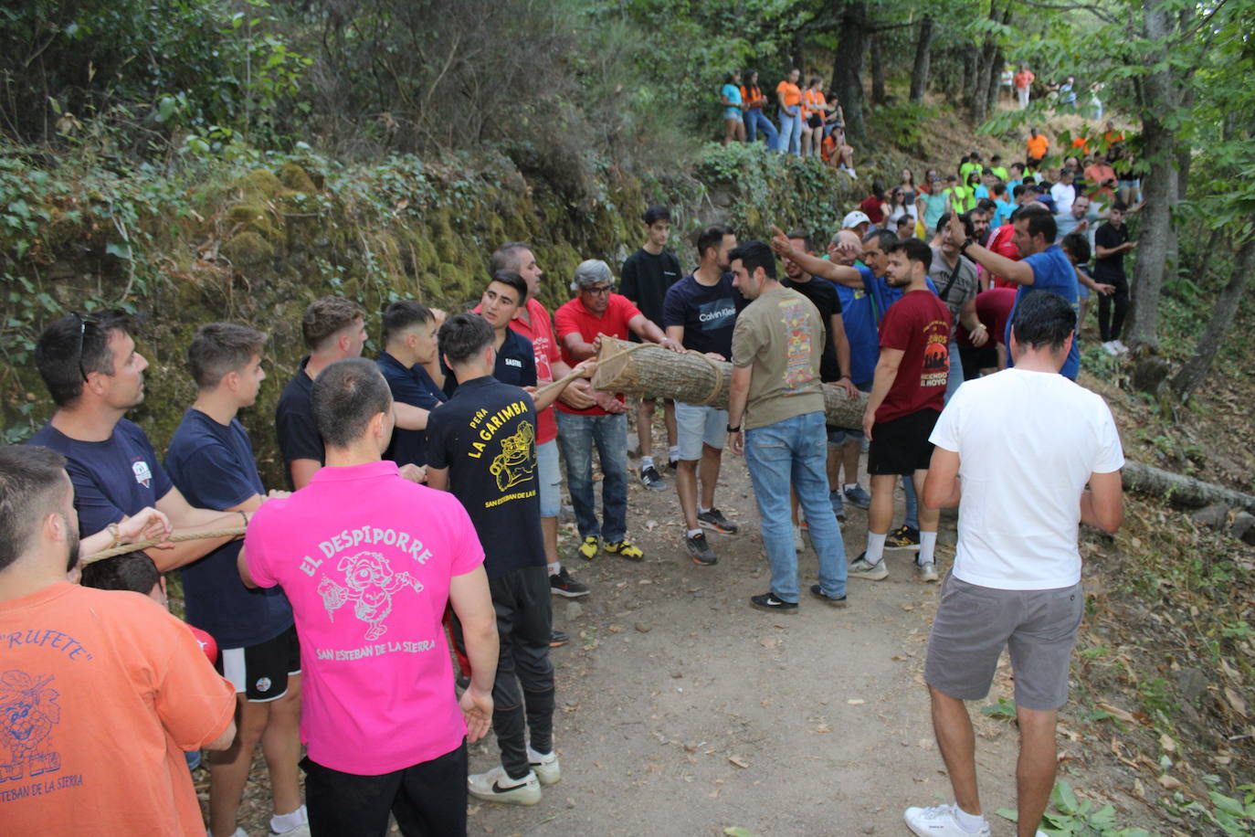 San Esteban de la Sierra celebra una intensa jornada de vísperas en honor al Cristo