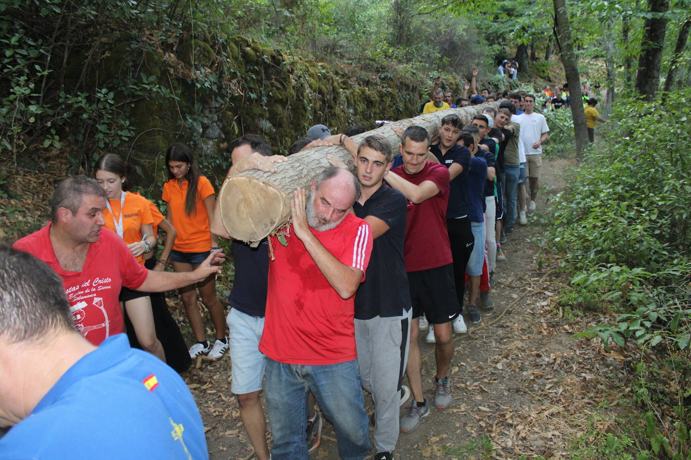 San Esteban de la Sierra celebra una intensa jornada de vísperas en honor al Cristo