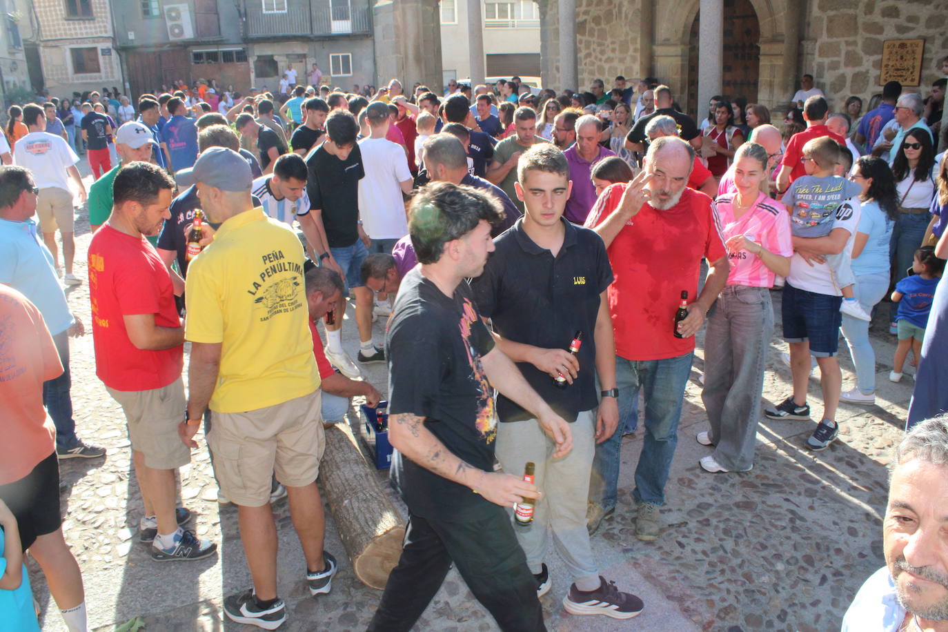 San Esteban de la Sierra celebra una intensa jornada de vísperas en honor al Cristo