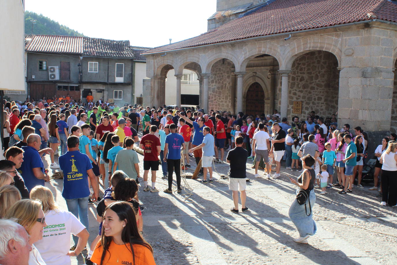 San Esteban de la Sierra celebra una intensa jornada de vísperas en honor al Cristo