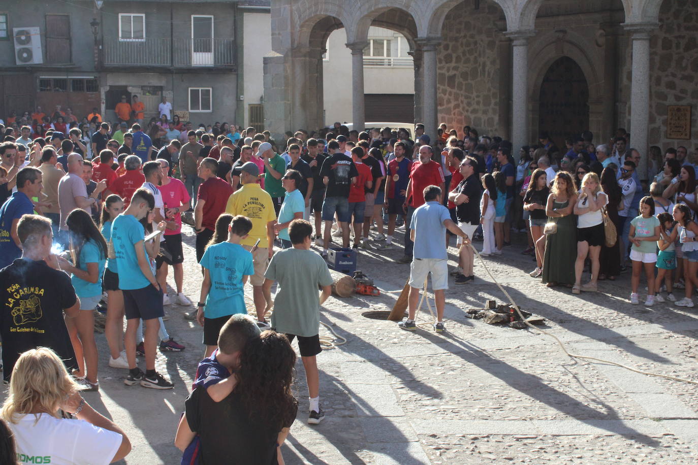 San Esteban de la Sierra celebra una intensa jornada de vísperas en honor al Cristo