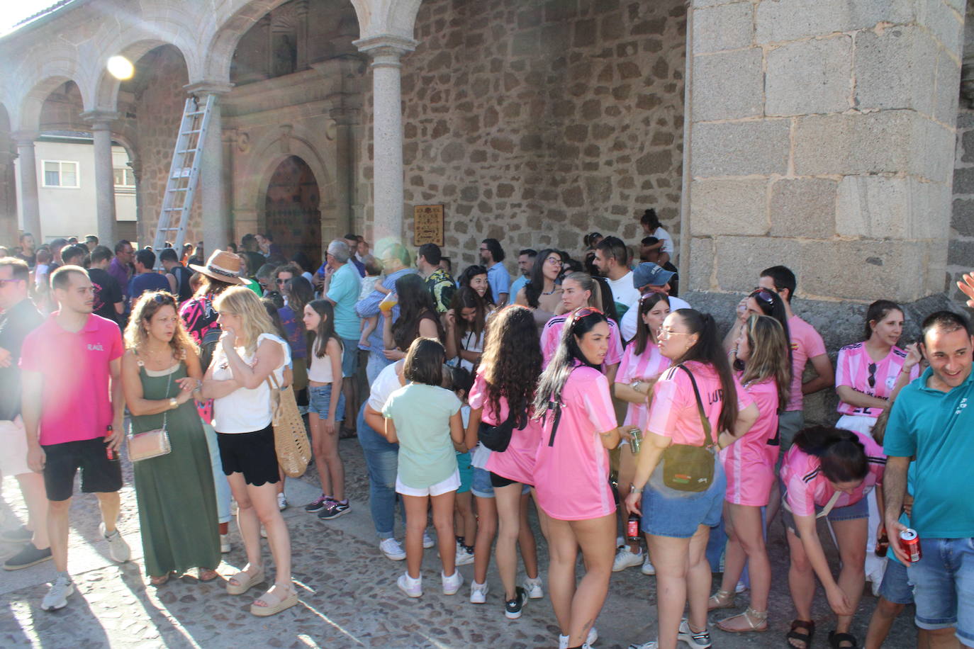San Esteban de la Sierra celebra una intensa jornada de vísperas en honor al Cristo