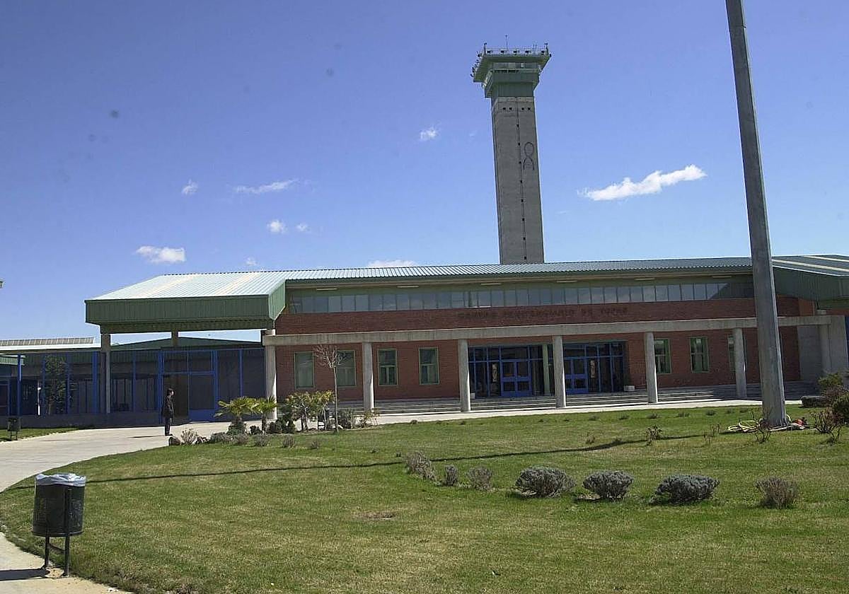 Imagen de la prisión de Topas, inaugurada en 1995, que ha llegado a acoger a más de 200 reclusos.