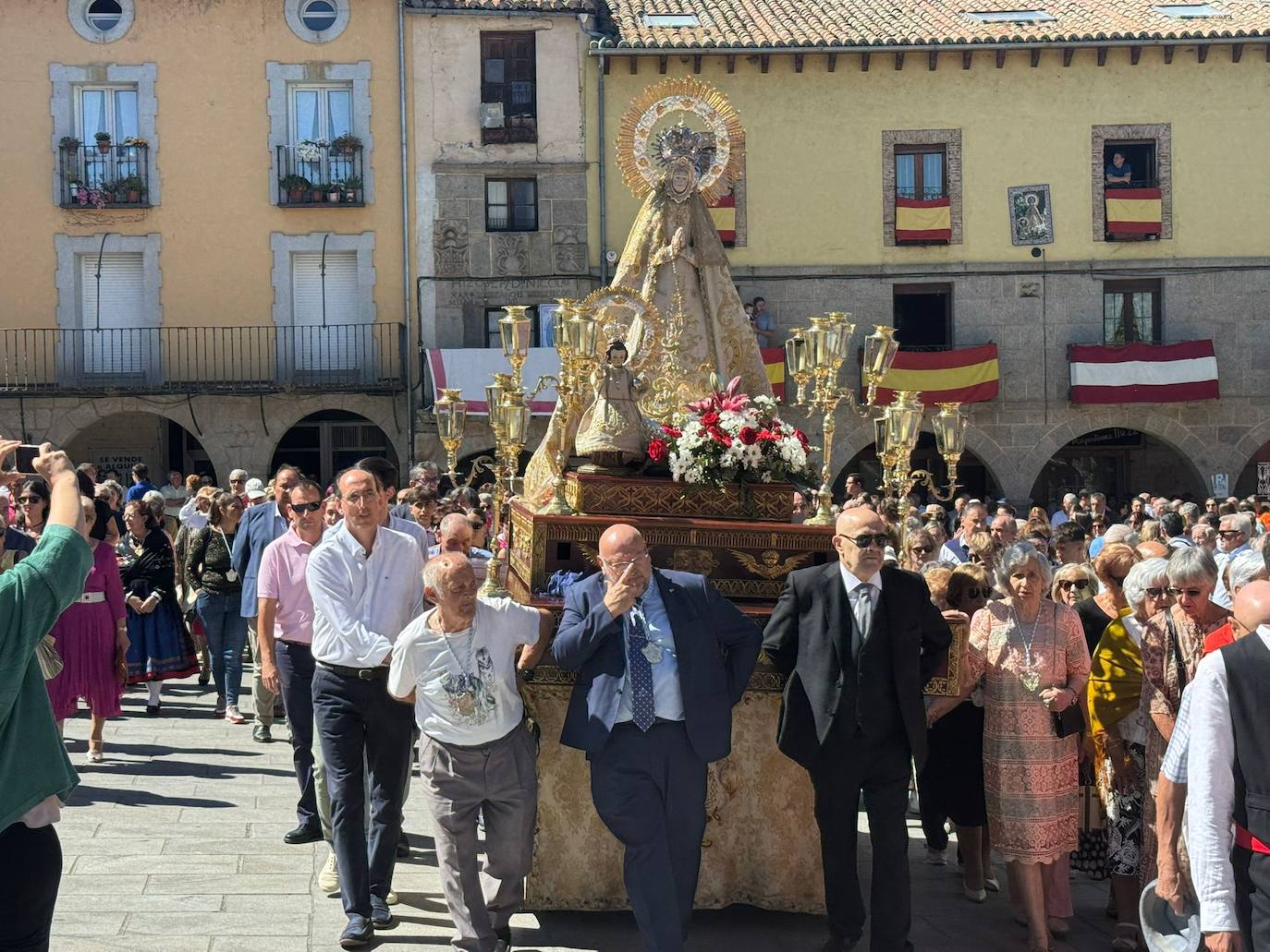 La Virgen de la Vega luce con esplendor en Piedrahita