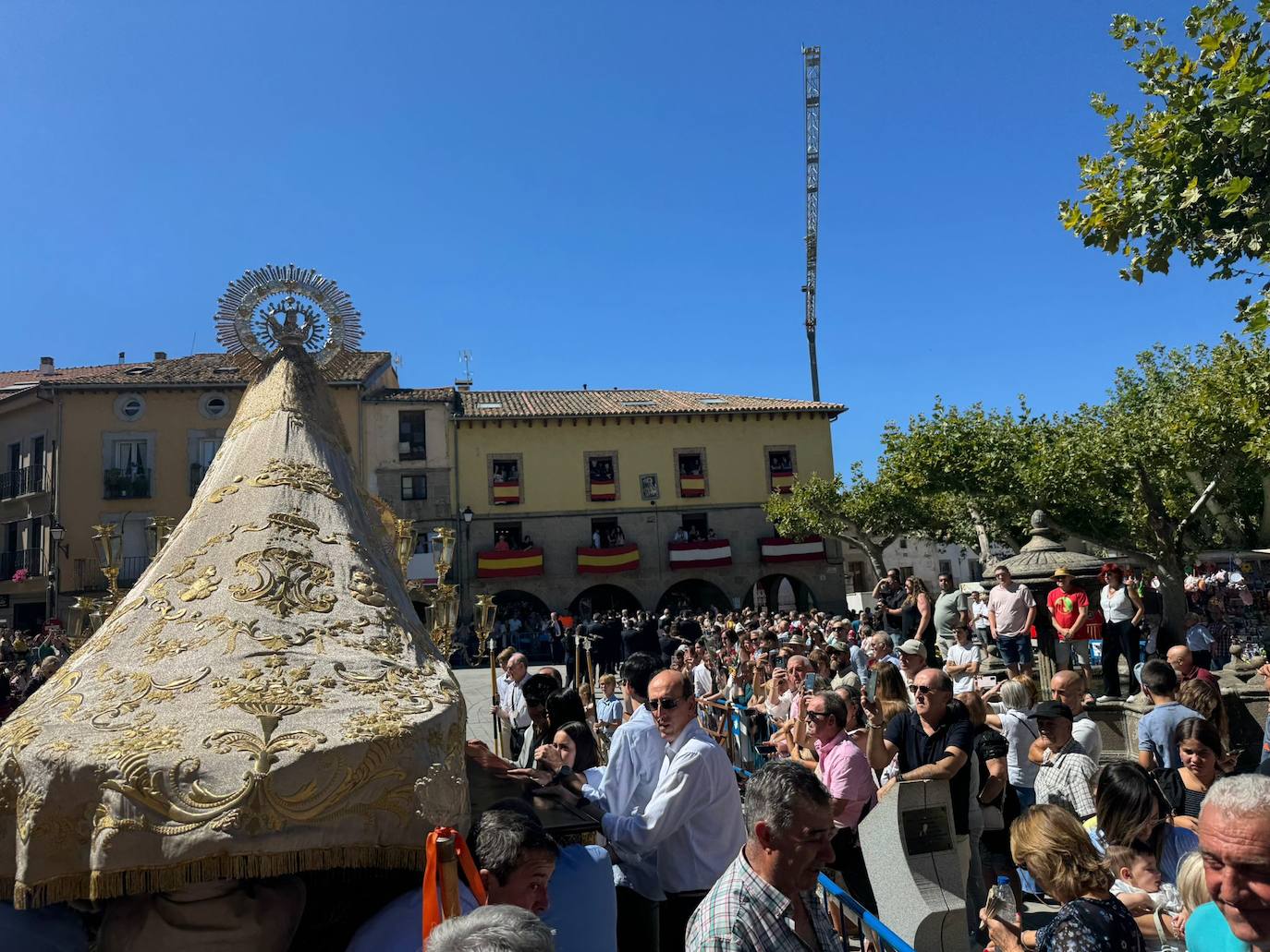 La Virgen de la Vega luce con esplendor en Piedrahita