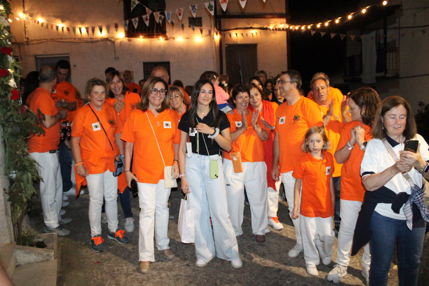 San Esteban de la Sierra celebra una intensa jornada de vísperas en honor al Cristo