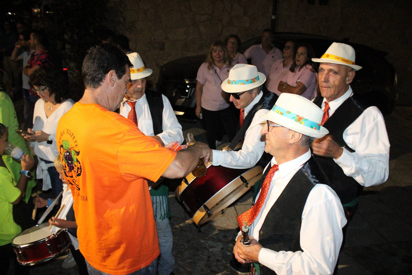 San Esteban de la Sierra celebra una intensa jornada de vísperas en honor al Cristo
