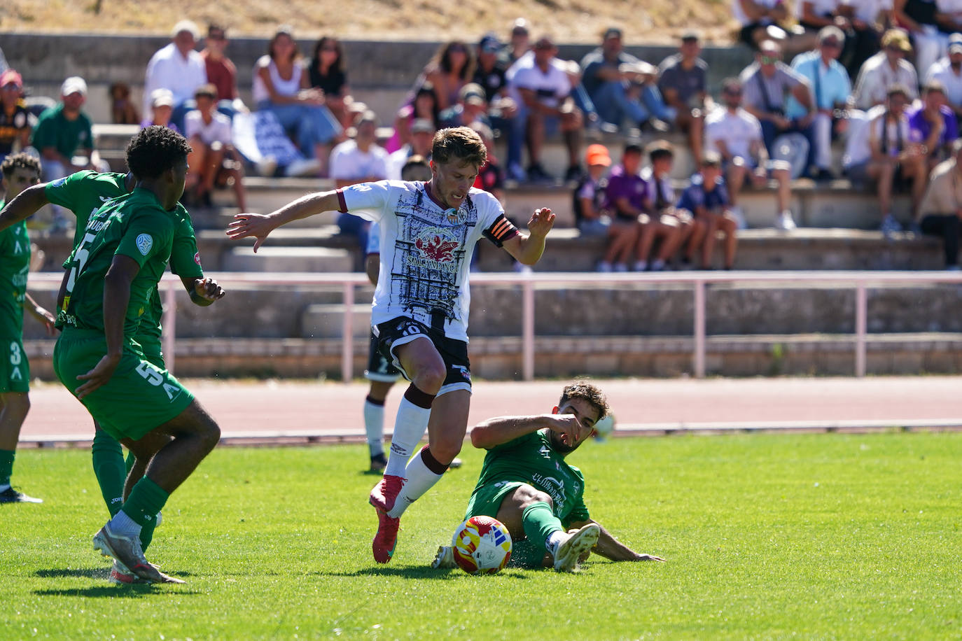 Las mejores imágenes del triunfo del Salamanca UDS en Las Pistas