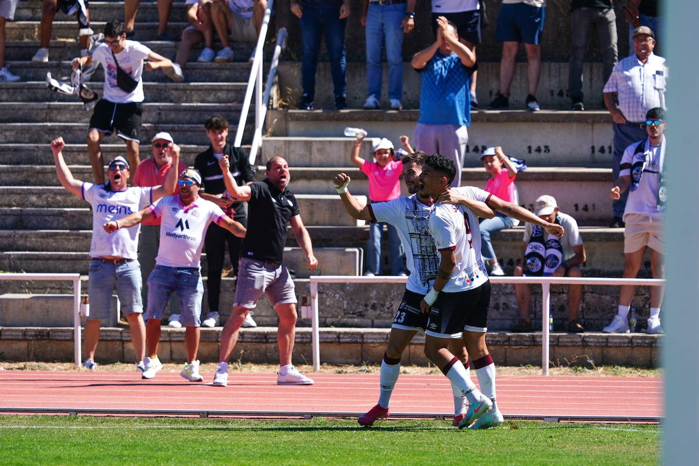 Las mejores imágenes del triunfo del Salamanca UDS en Las Pistas