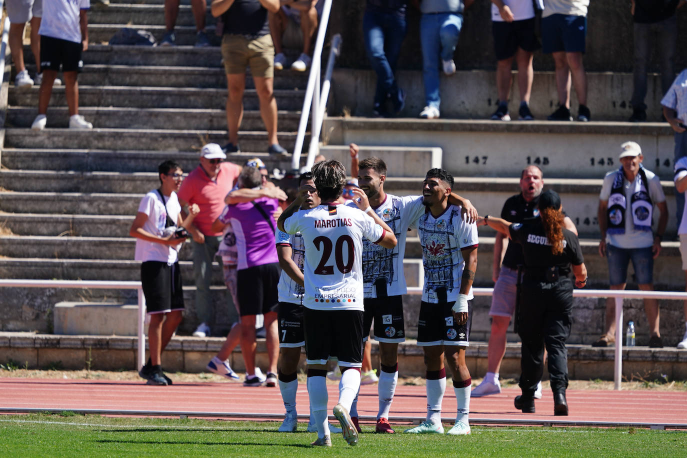 Las mejores imágenes del triunfo del Salamanca UDS en Las Pistas