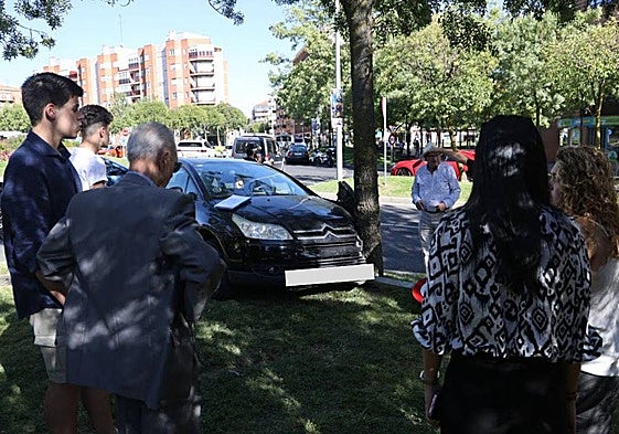 Imagen del accidente ocurrido esta tarde en la glorieta del San Juan Bosco.