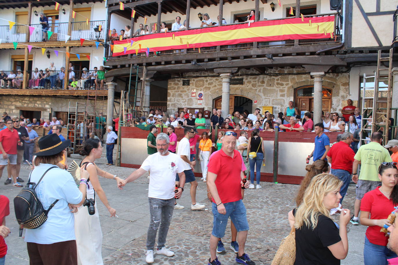 San Esteban de la Sierra disfruta con el toro
