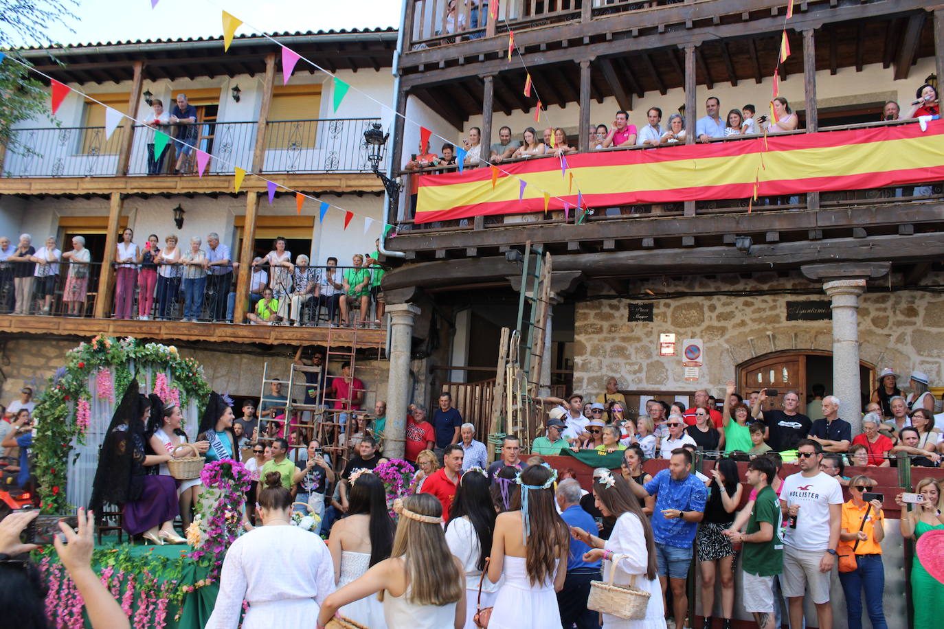 San Esteban de la Sierra disfruta con el toro