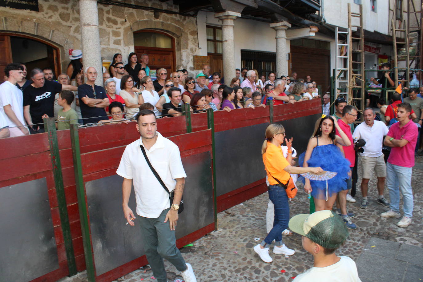 San Esteban de la Sierra disfruta con el toro