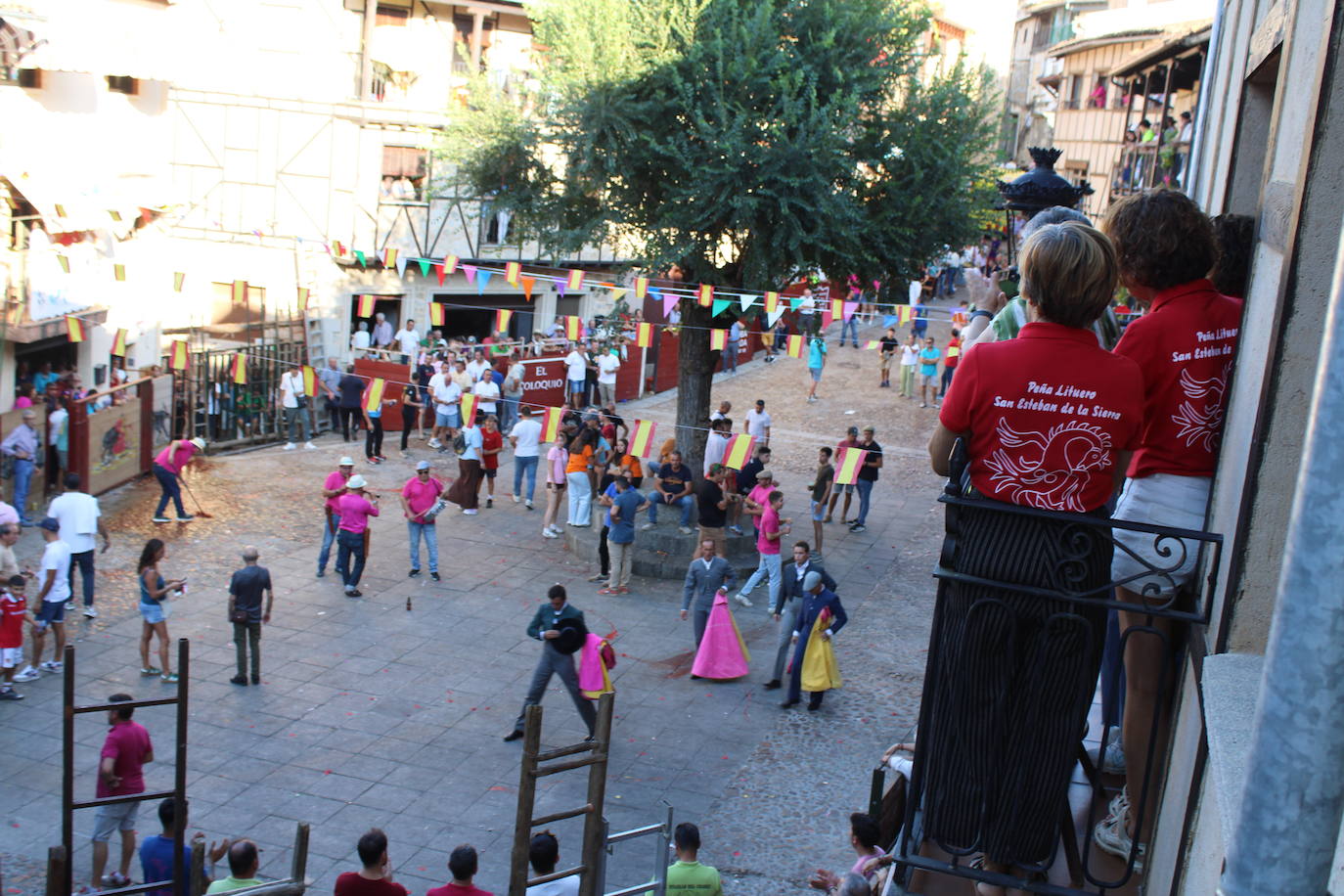 San Esteban de la Sierra disfruta con el toro
