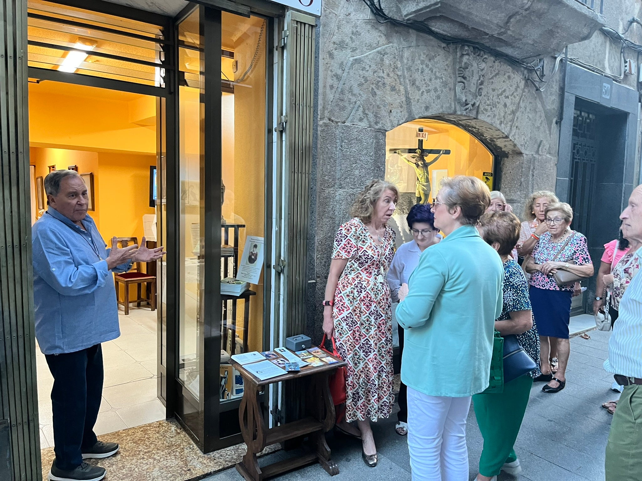 La Seráfica Hermandad de Béjar se despide de su párroco