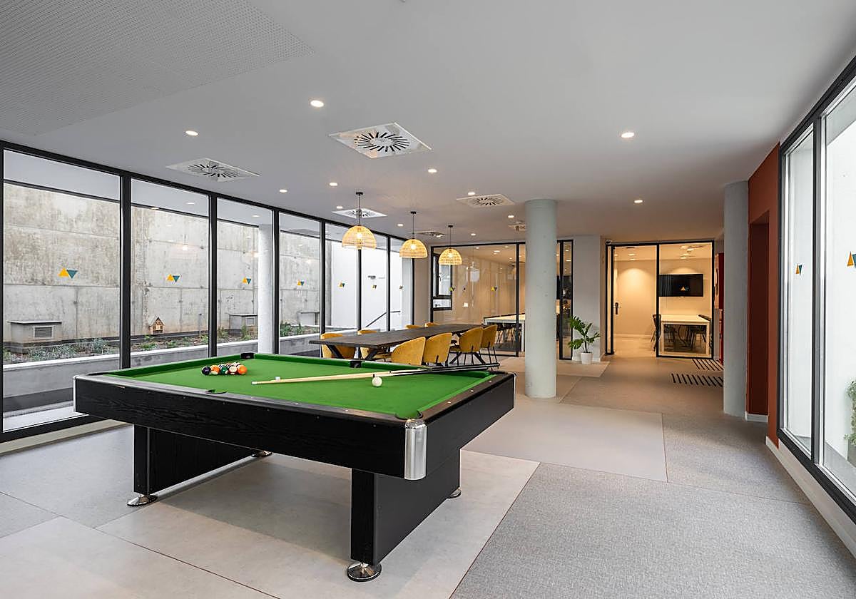 Parte de la zona de ocio de la residencia universitaria AMRO Salamanca, situada en al calle San Vicente.