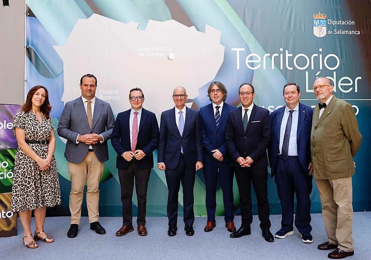La presentación del proyecto Territorio Líder, a cargo de Javier Iglesias, presidente de la Diputación de Salamanca.