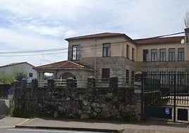 Exterior del colegio de La Alberca.