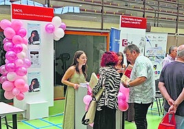 Punto de información que la Gerencia de Atención Primaria de Salamanca instaló en la Feria de Bienvenida de la Universidad.