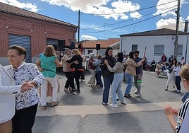 Uno de los concursos de baile que ha tenido lugar después de llevarse a cabo el concurso de disfraces