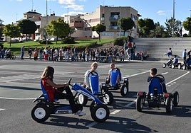 Cars a pedales en Carbajosa de la Sagrada