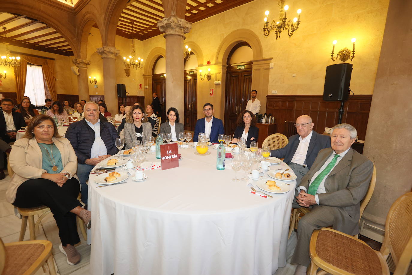Gabriela Acera y Alfredo de Miguel (Cámara de Comercio), María García (Tecnología Charra), Sandra Lage y Carlos Polo (Cámara de Comercio), Mónica Ponte (LA GACETA), José María Díaz (Chacinerías Díaz) y Ángel Borrego (Construcciones Borrego).