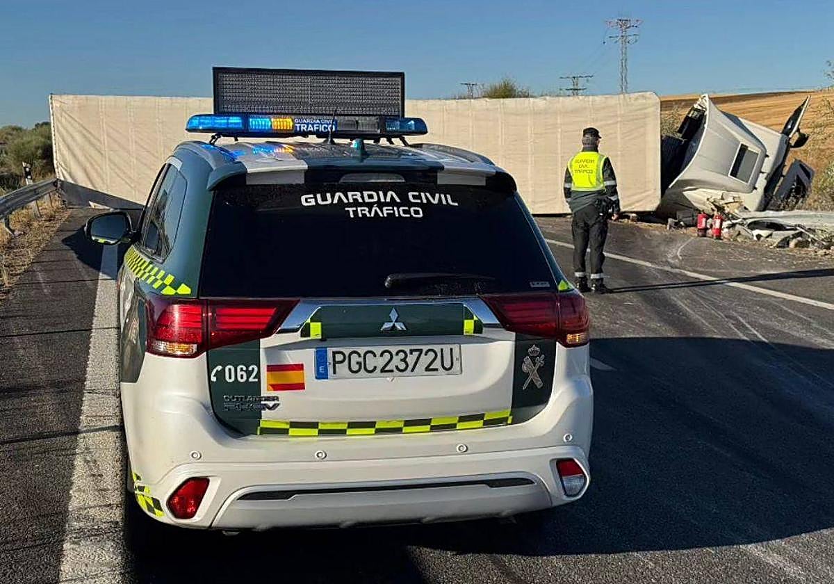 Guardia Civil de Salamanca en el lugar del accidente.