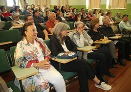 Autoridades y público en la presentación del balance de Ranquines en Santa Marta de Tormes.