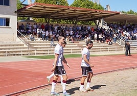 Casado, Murua y Mancebo, saltando al césped de Las Pistas contra el Astorga.