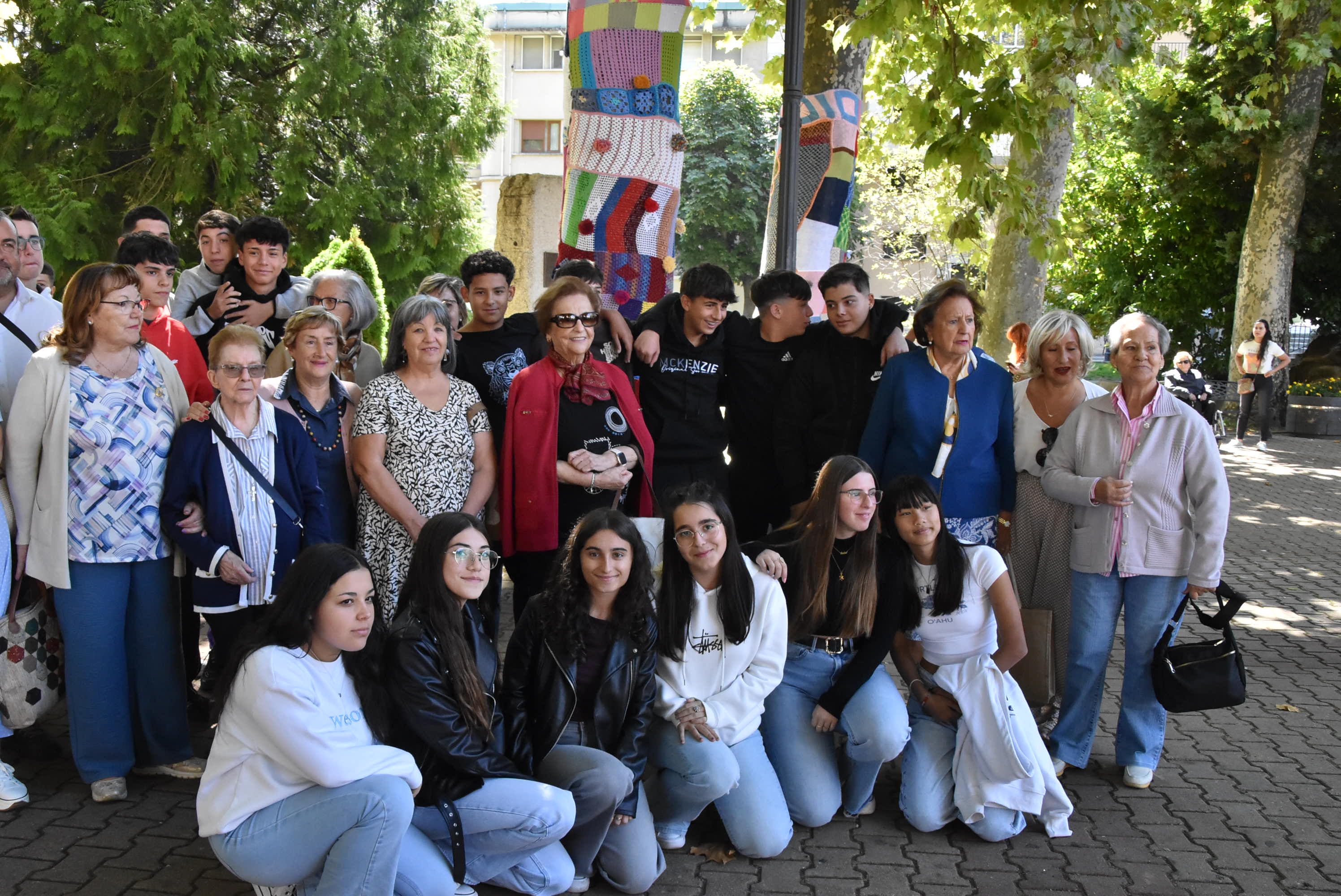 Éxito del proyecto intergeneracional &#039;Tejiendo raíces&#039; en el colegio María Auxiliadora de Béjar