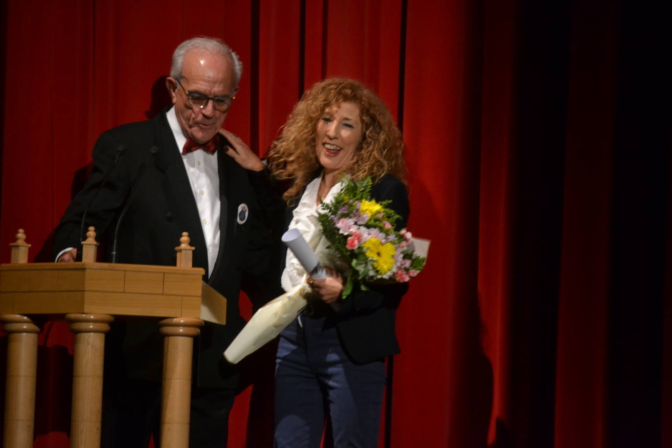 La música de las corales ensalza el 125 aniversario del Teatro Nuevo de Miróbriga