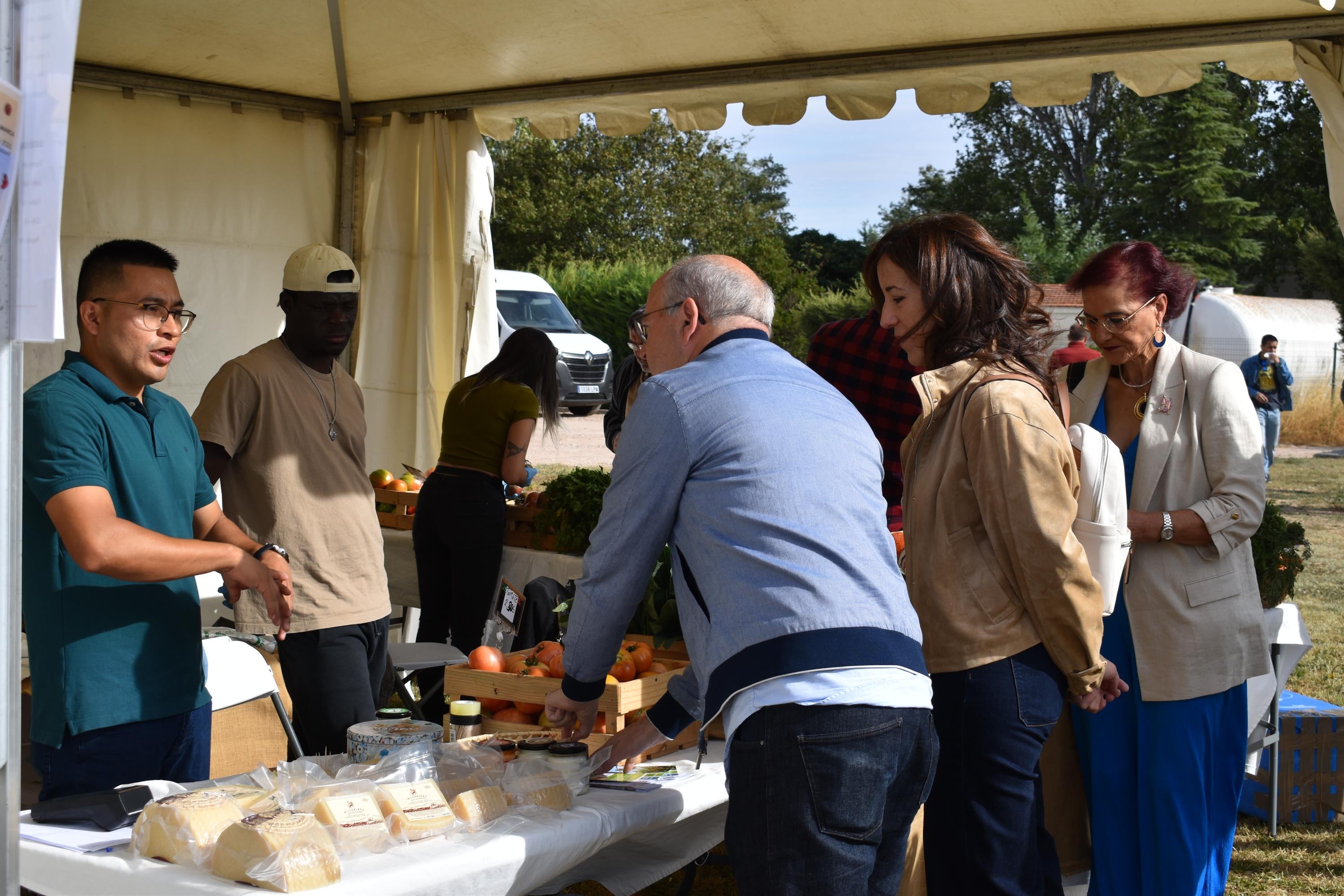 El campo y la ciudad se dan cita en Cabrerizos con el Mercado Ecológico de Salamanca