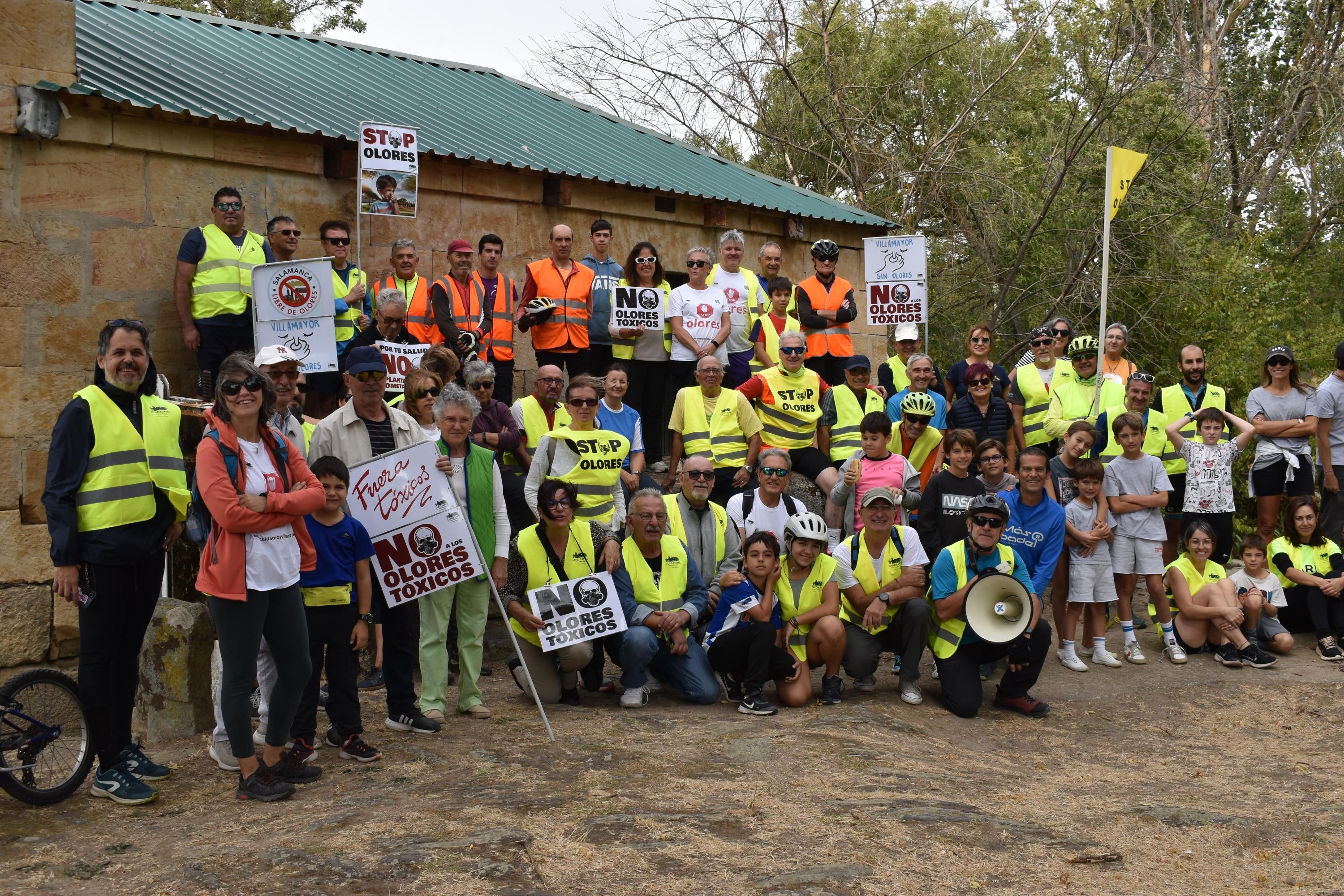 &#039;Cuidamos Villamayor&#039; continúa su lucha en contra de los malos olores industriales