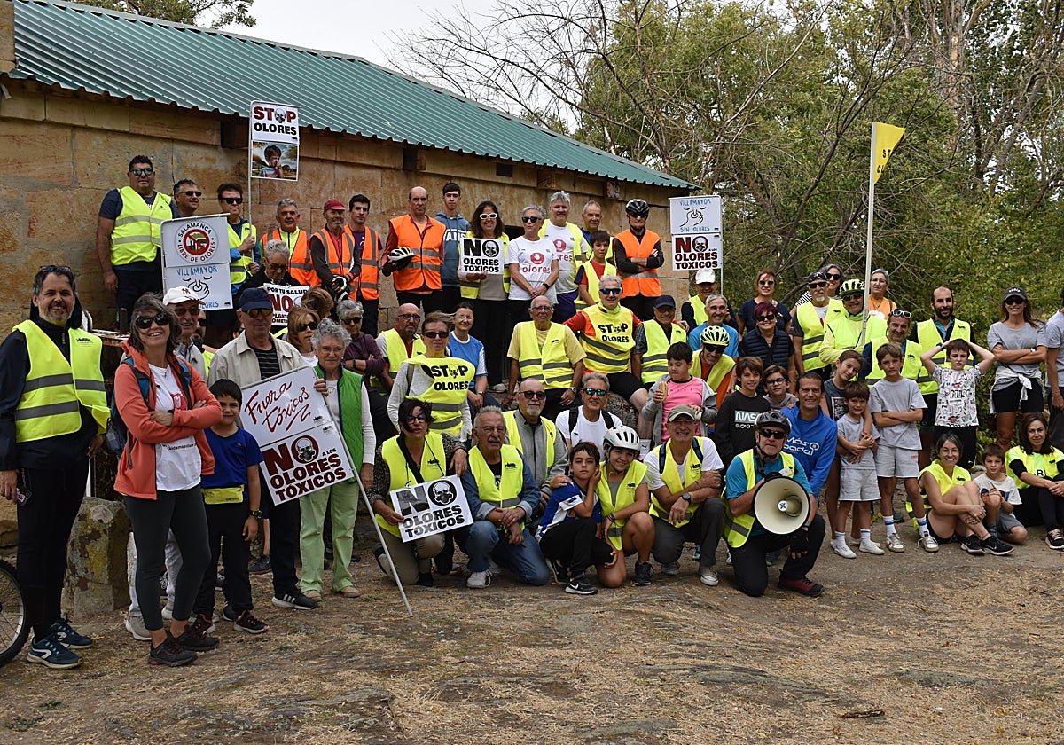 &#039;Cuidamos Villamayor&#039; continúa su lucha en contra de los malos olores industriales