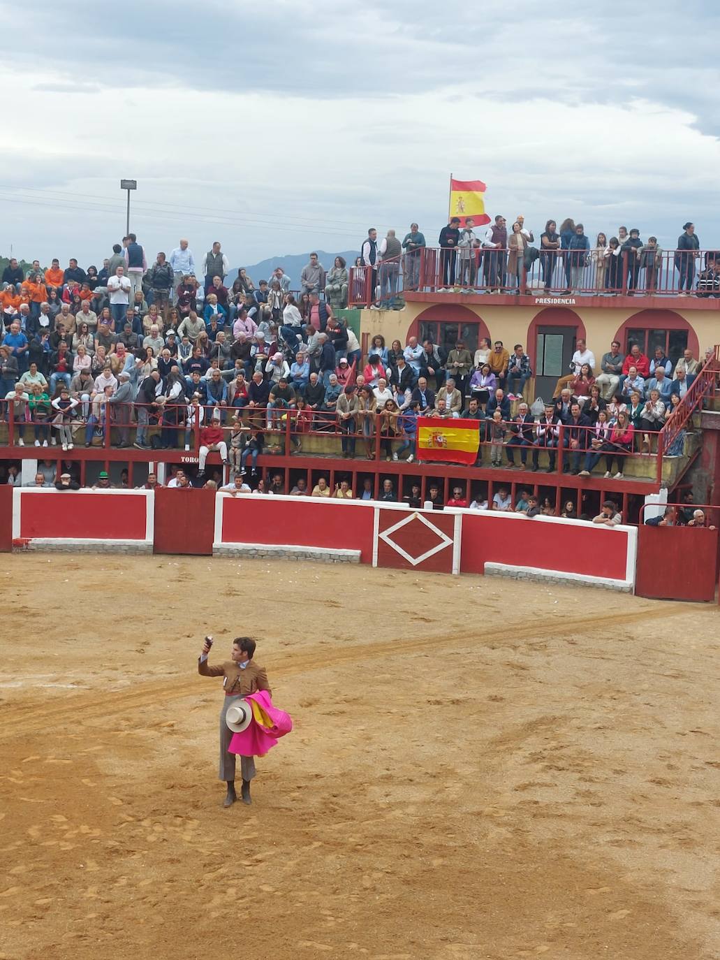 San Miguel de Valero disfruta con su fiesta y los toros