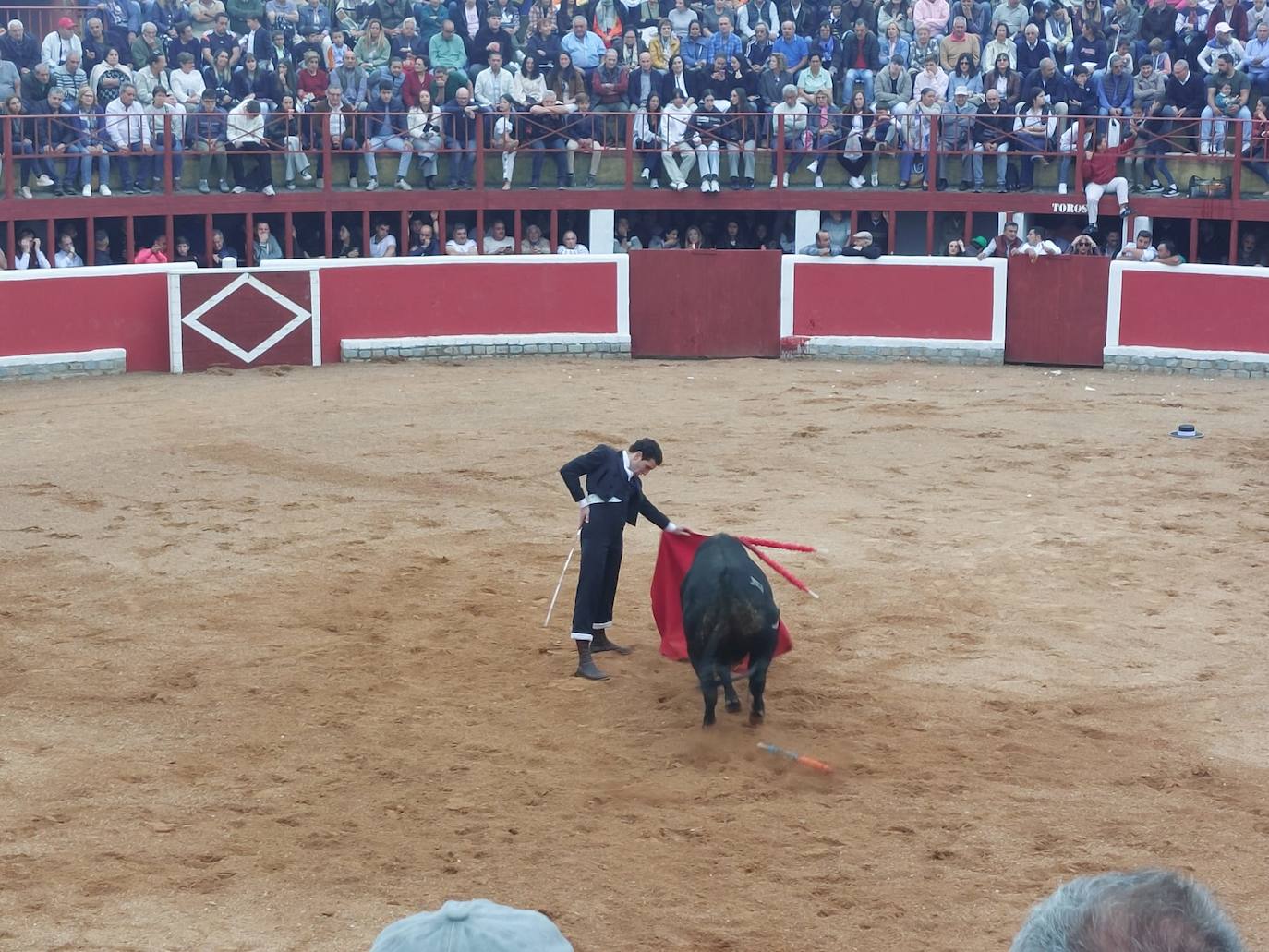 San Miguel de Valero disfruta con su fiesta y los toros