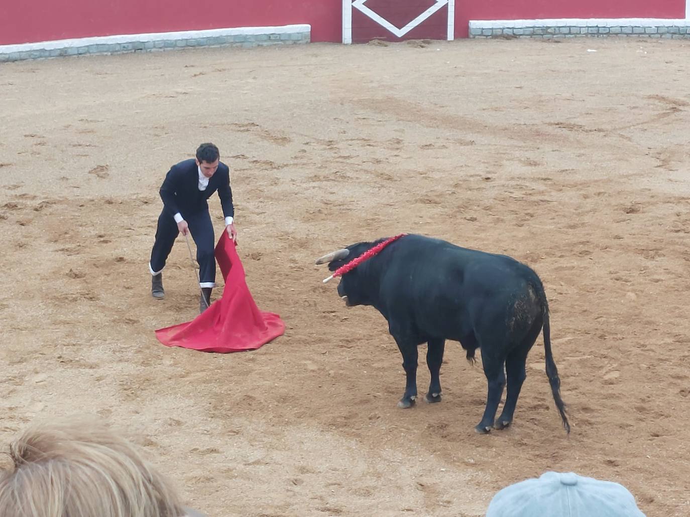 San Miguel de Valero disfruta con su fiesta y los toros